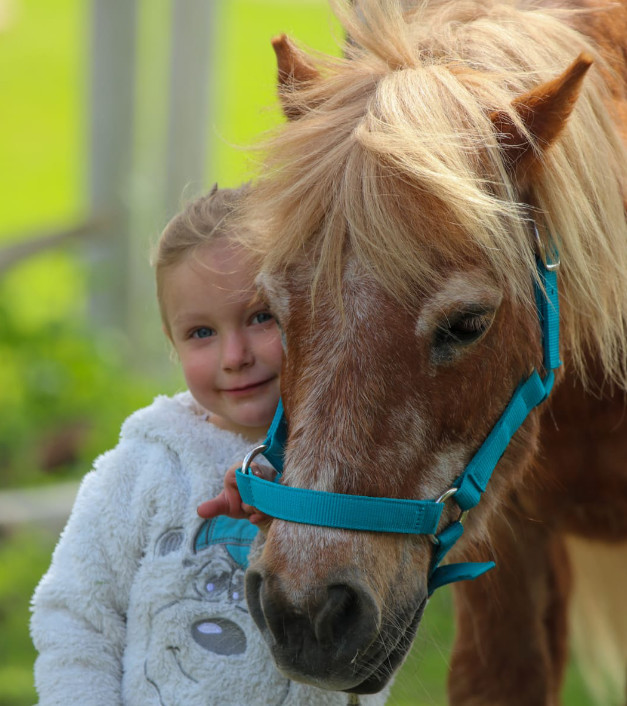 Talking_Horse_Farm_Schwegenheim_Ponyreiten